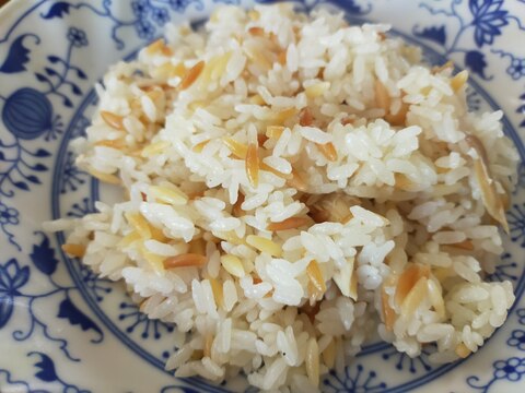 炊飯器でチキンとシェフリエのピラフ